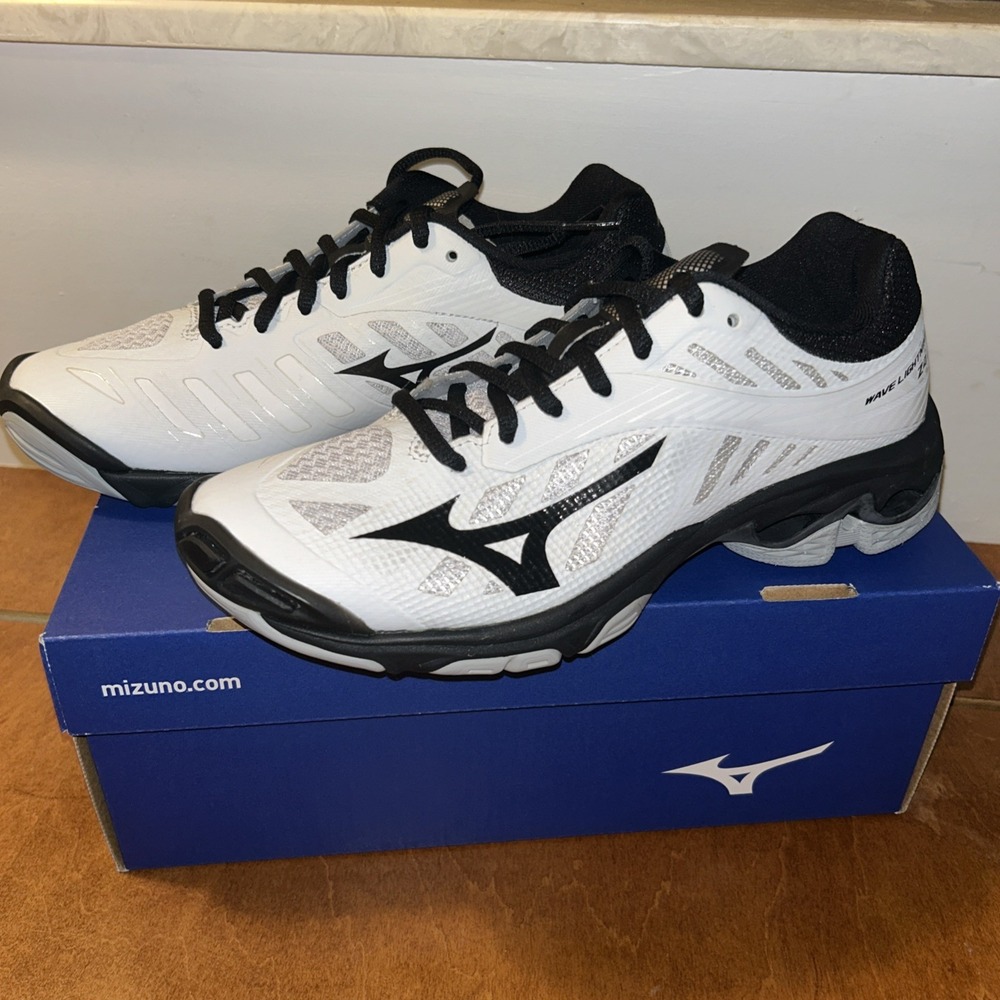 Mizuno Womens Size 7.5 White Black Wave Lightning Z4 Athletic Running Sneakers - Picture 3 of 9